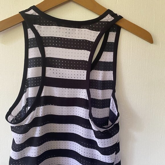 Banana Republic Tank Top Women's XS Striped Perforated Preppy Nautical - Picture 6 of 7